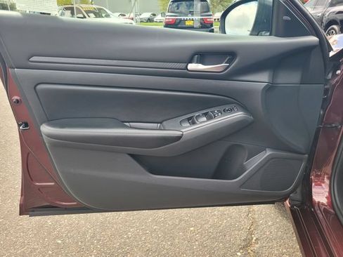Certified 2025 Nissan Altima 2.5 SV FWD image 18