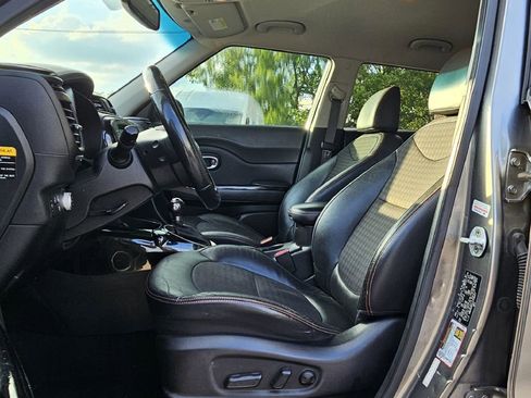Used 2018 Kia Soul ! w/ Tech Package FWD image 9