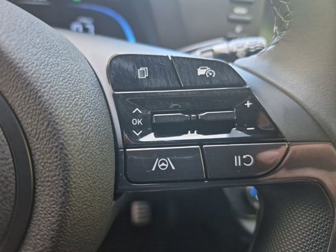 Used 2025 Hyundai Elantra Sport image 18