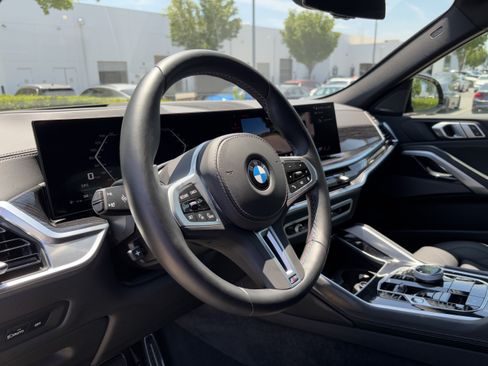 Used 2026 BMW X6 M60i AWD/4WD image 17