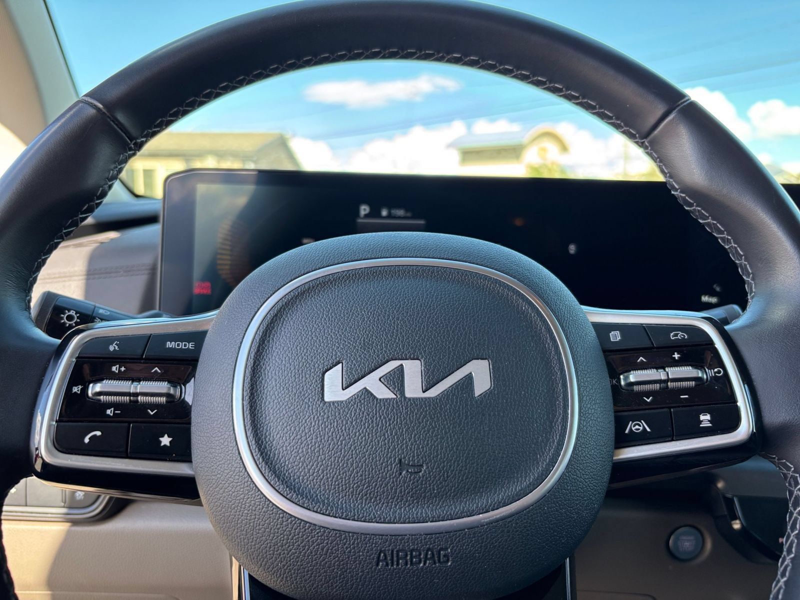 Used 2026 Kia Carnival FWD image 29
