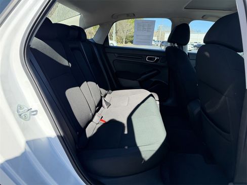 Used 2022 Honda Civic EX image 11