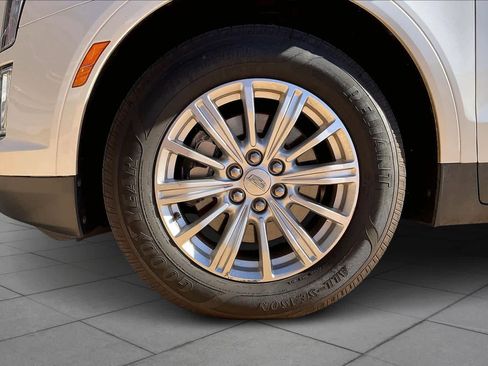 Used 2017 Cadillac XT5 FWD image 12