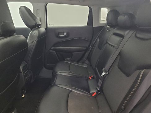 Used 2018 Jeep Compass Latitude w/ Popular Equipment Group AWD/4WD image 18