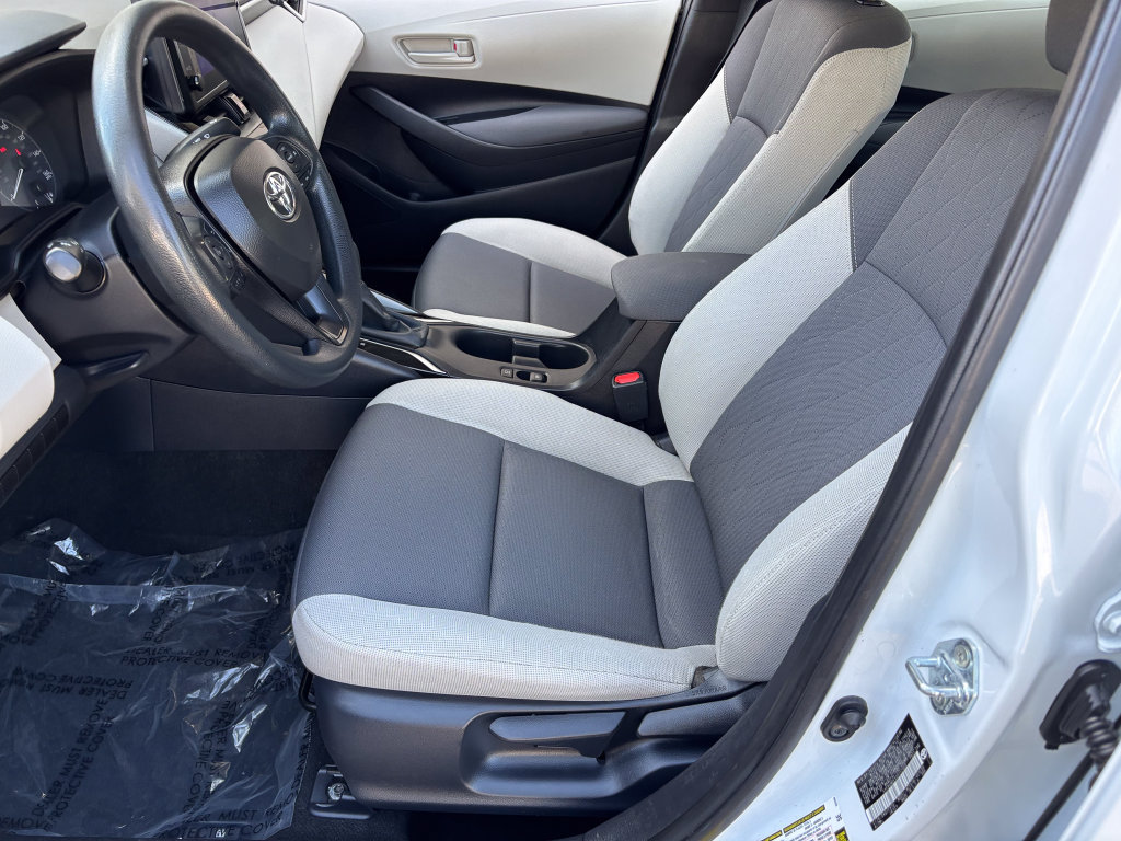 Used 2025 Toyota Corolla LE FWD image 17
