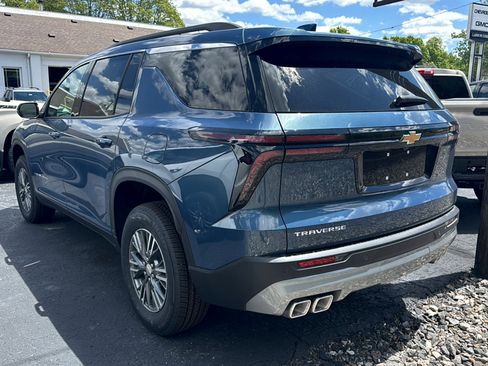 New 2026 Chevrolet Traverse LT w/ LPO, Floor Liner Package FWD image 5
