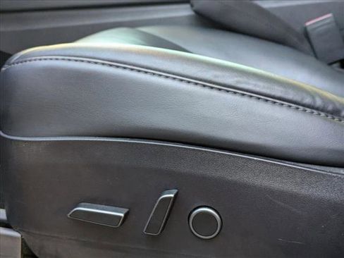 Used 2021 Tesla Model Y Long Range image 4