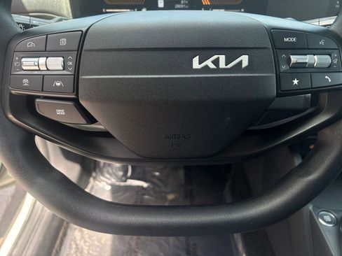 Used 2025 Kia K4 FWD image 29