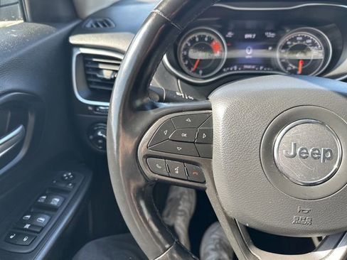 Used 2021 Jeep Cherokee Trailhawk w/ Trailer Tow Group AWD/4WD image 23