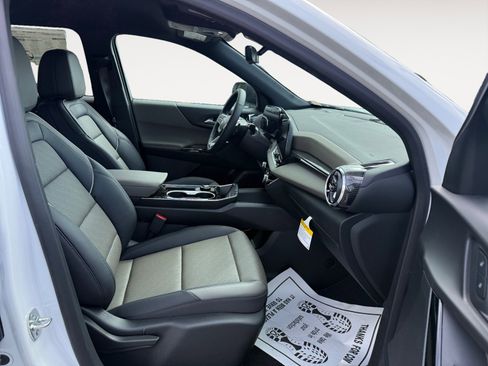 New 2026 Chevrolet Equinox LT FWD image 19