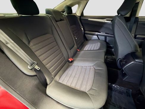 Used 2020 Ford Fusion SE image 16