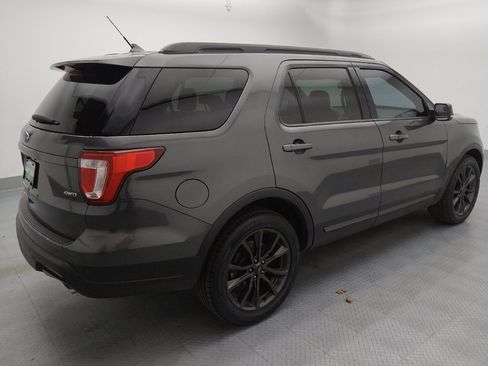 Used 2018 Ford Explorer XLT w/ Equipment Group 202A image 10