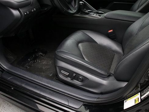 Used 2023 Toyota Camry XSE image 23