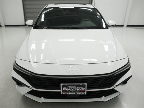 Used 2024 Hyundai Elantra SEL w/ Convenience Package FWD image 2