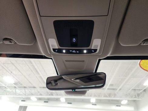 Used 2025 Honda CR-V EX-L image 17