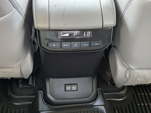 Used 2022 Toyota Highlander XLE image 15