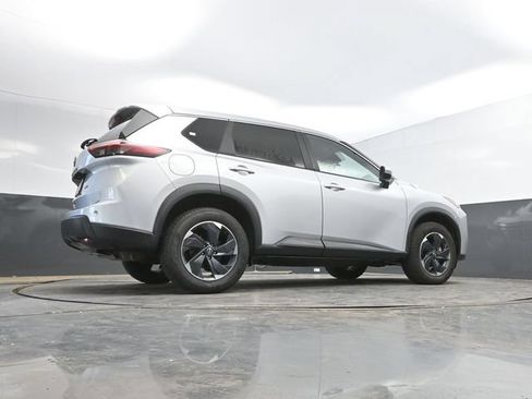 Used 2025 Nissan Rogue SV AWD/4WD image 45