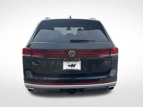 New 2026 Volkswagen Atlas Peak Edition AWD/4WD image 3