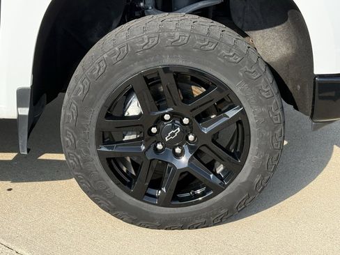 Used 2022 Chevrolet Silverado 1500 Custom Trail Boss image 12