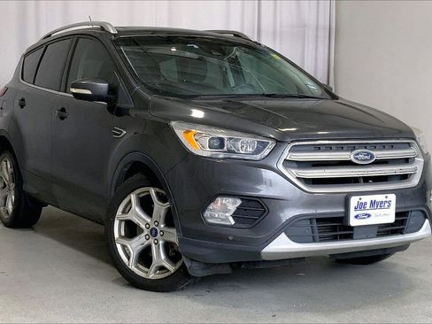 Used 2019 Ford Escape Titanium image 1