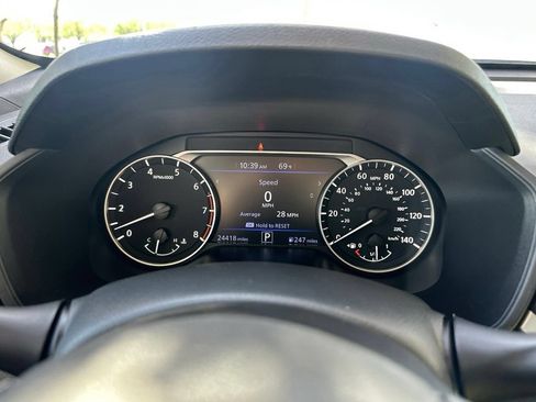 Used 2025 Nissan Altima 2.5 SV FWD image 13