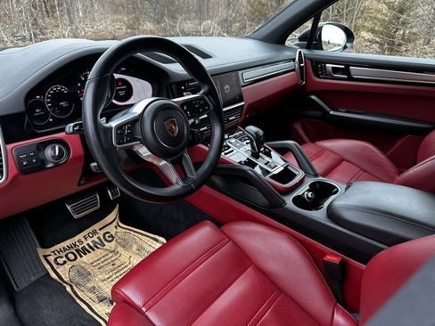 Used 2023 Porsche Cayenne S Platinum image 16