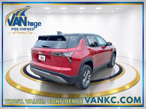 Used 2026 Chevrolet Equinox LT w/ Safety and Technology Package AWD/4WD image 6
