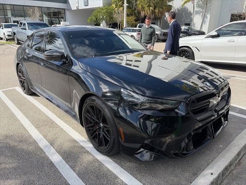 Used 2025 BMW M5 w/ Carbon Package image 6