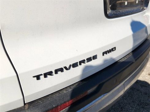 Used 2024 Chevrolet Traverse Z71 w/ Enhanced Driving Package image 7