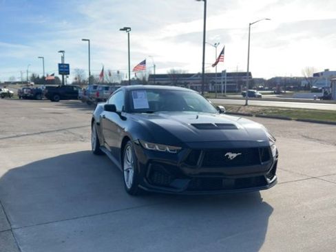 Used 2024 Ford Mustang GT Premium image 3