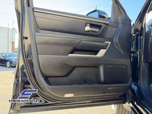 Used 2022 Toyota Tundra Platinum AWD/4WD image 34