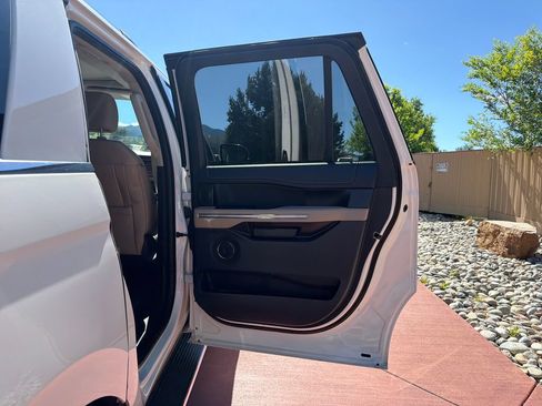 Used 2022 Ford Expedition Max Limited AWD/4WD image 30
