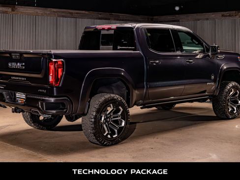 Used 2023 GMC Sierra 1500 AT4 w/ AT4 Premium Package AWD/4WD image 9
