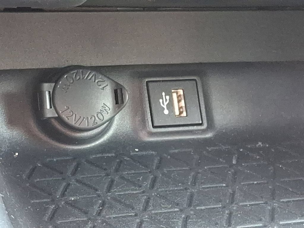 Certified 2025 Toyota RAV4 XLE AWD/4WD image 27
