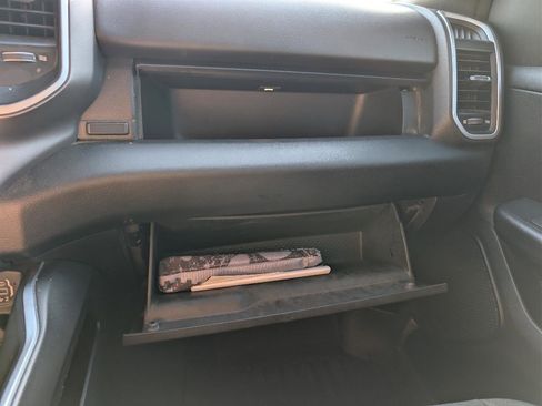 Used 2019 RAM 1500 Big Horn image 24