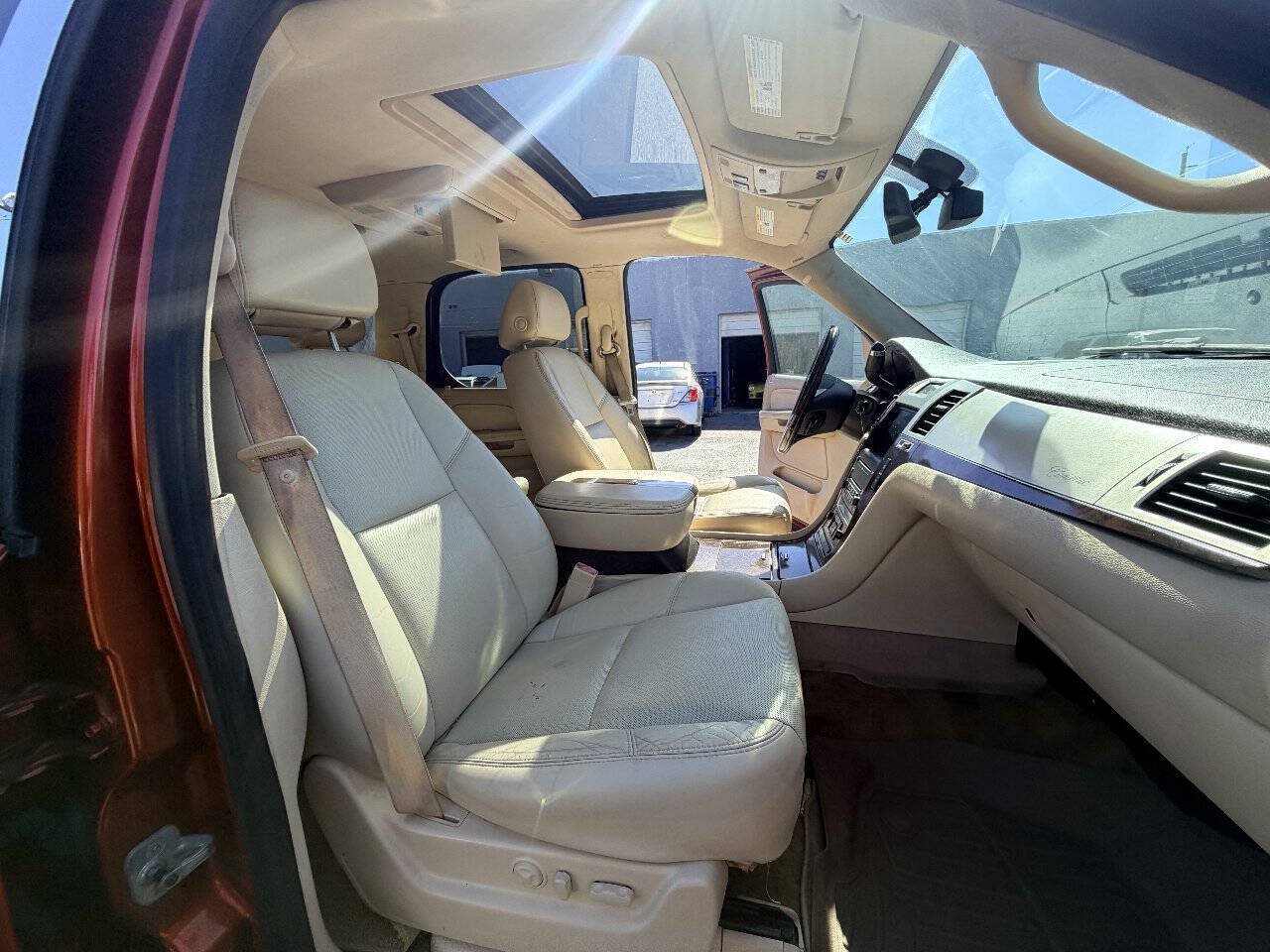 Used 2007 Cadillac Escalade 2WD w/ Information Package image 75