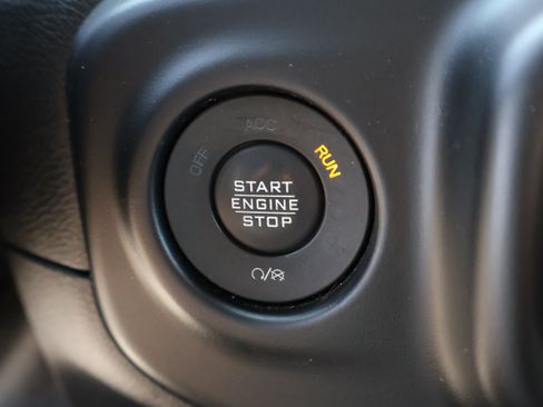 Used 2021 Jeep Wrangler Unlimited Rubicon AWD/4WD image 32