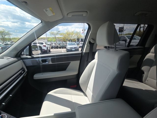 Used 2025 Hyundai Santa Fe SE AWD/4WD image 25