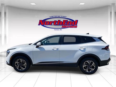 Used 2024 Kia Sportage LX image 4