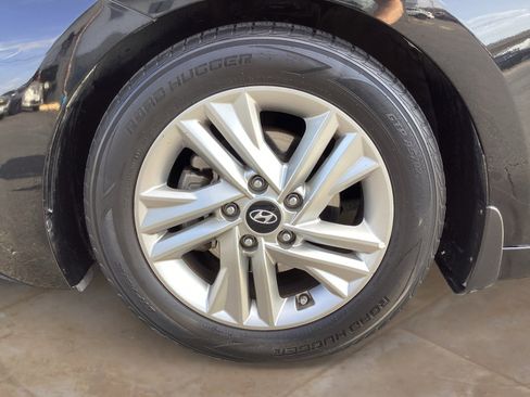 Used 2019 Hyundai Elantra SEL image 30