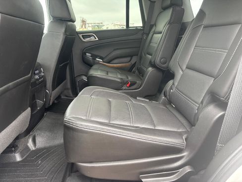 Used 2020 GMC Yukon Denali w/ Denali Premium Package image 38