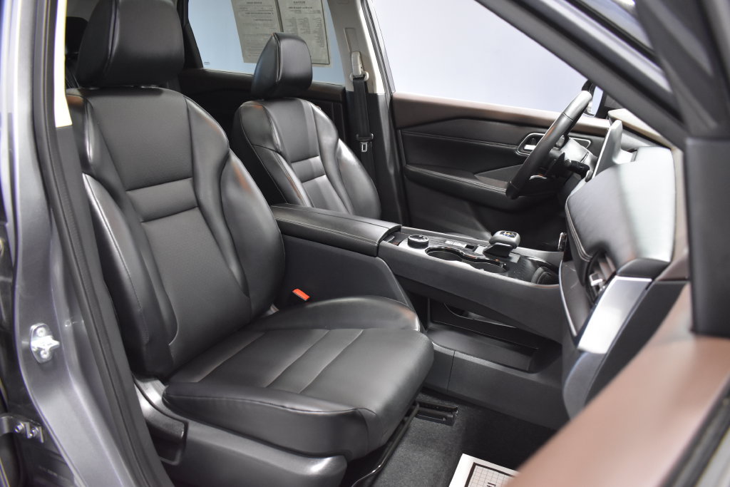 Used 2021 Nissan Rogue SV w/ Premium Package AWD/4WD image 14