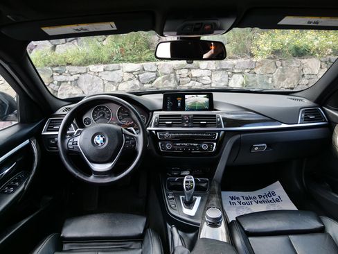 Used 2017 BMW 330i xDrive Sedan w/ Premium Package AWD/4WD image 24