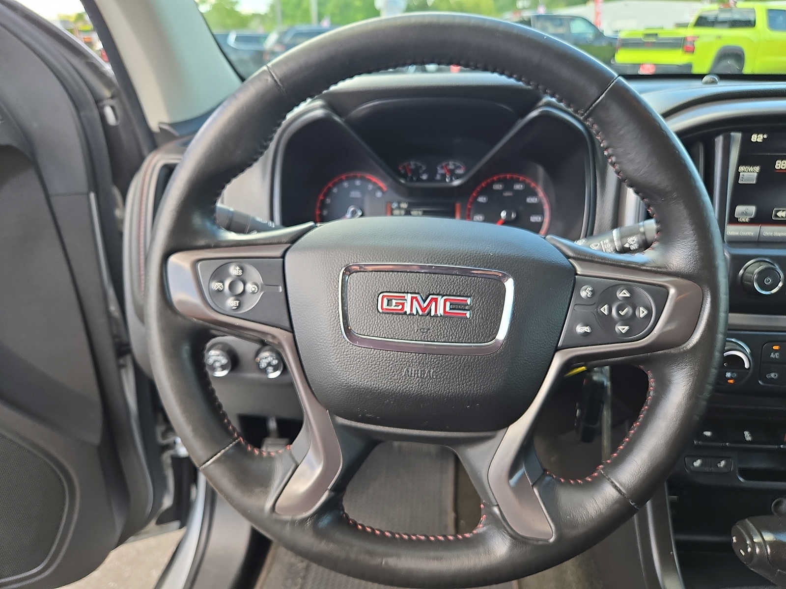 Used 2015 GMC Canyon SLE w/ All-Terrain Package AWD/4WD image 17