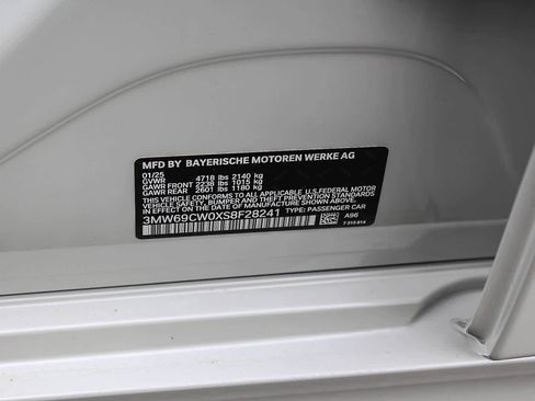 Used 2025 BMW 330i Sedan w/ Premium Package image 28