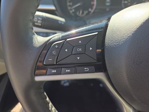 Used 2021 Nissan Altima 2.5 SV w/ SV Premium Package image 23