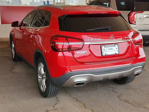 Used 2019 Mercedes-Benz GLA 250 4MATIC image 2