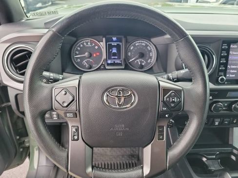 Used 2021 Toyota Tacoma TRD Off-Road w/ Technology Package AWD/4WD image 16
