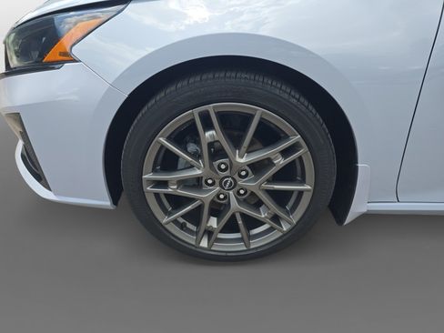 Used 2023 Nissan Altima 2.0 SR FWD image 10