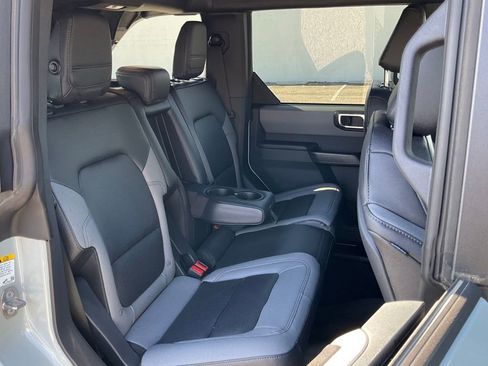 Certified 2024 Ford Bronco Black Diamond w/ Sasquatch Package image 35